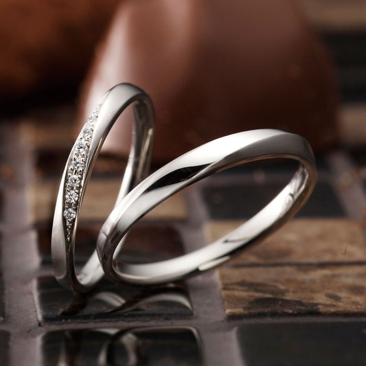 "simple and standard wedding ring （wedding band,marriage ring）from the Aglobe japan's paveochocolat collection.
Platinum900 wedding ring （wedding band,marriage ring） with luxury and European texture.
Rings with surface treatment."