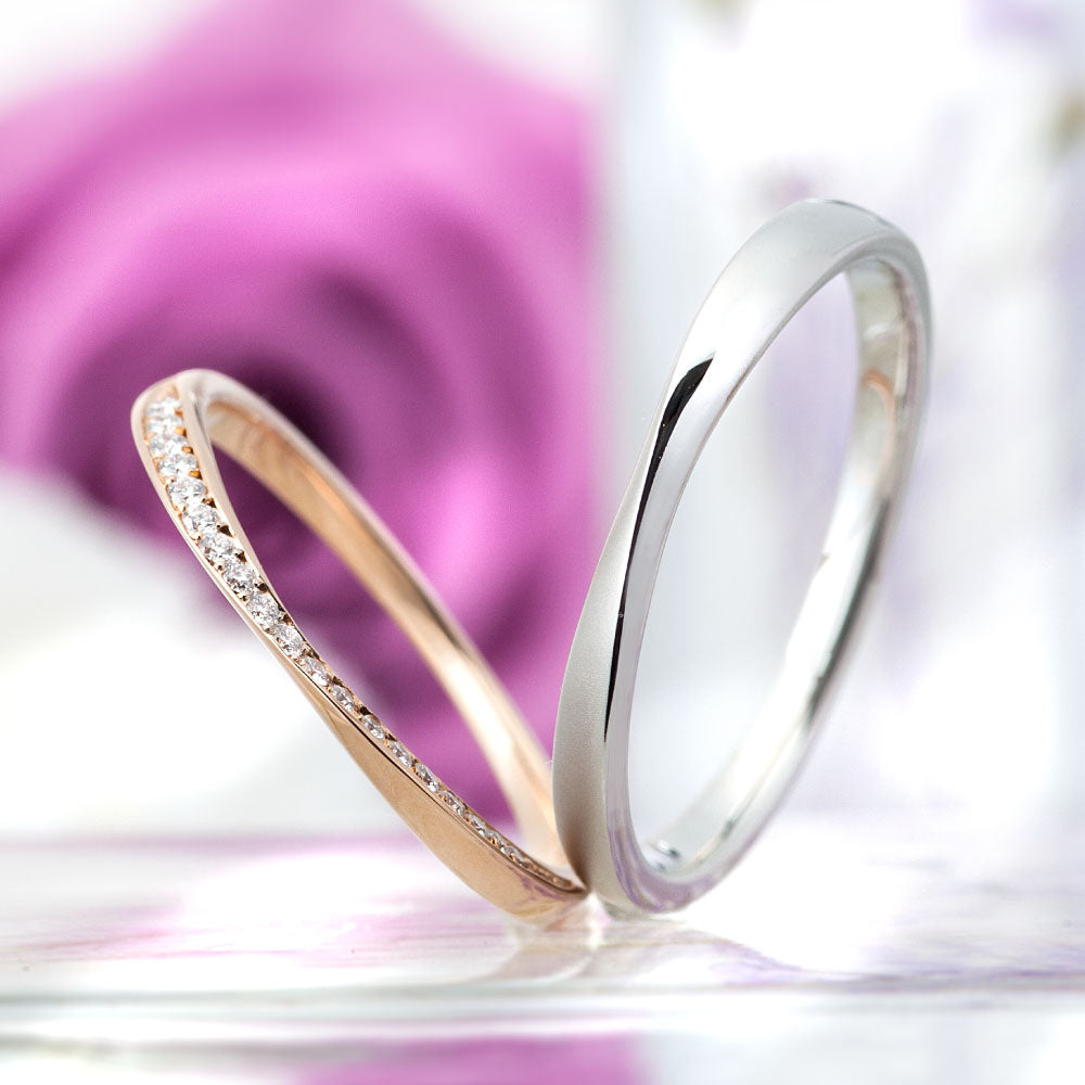 "cute wedding ring （wedding band,marriage ring）from the Aglobe japan's Aimeroir collection.
Platinum900 and K18 Pink Gold wedding ring （wedding band,marriage ring） with simple and standard texture.
Rings with surface treatment."