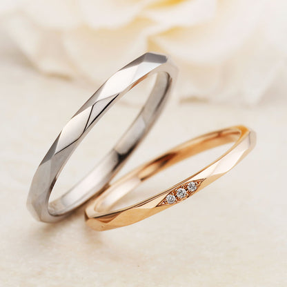 "antique wedding t ring from the Aglobe japan Amour Amulet collection.
K18 pink gold（rose gold）and Platinum900 wedding ring （wedding band,marriage ring） with antique and European texture."