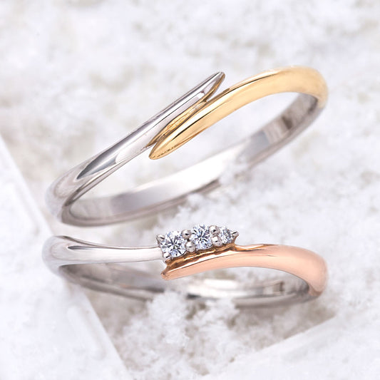 "cute,unique and European wedding ring （wedding band,marriage ring）from the Aglobe japan's lettet mitte collection.
Combination marriage ring（wedding ring,wedding band） in platinum and K18 pink gold.
Combination wedding ring （wedding band,marriage ring） with simple and standard texture.
"