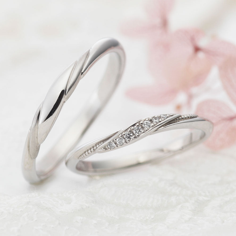 "Simple,standard and European wedding ring （wedding band,marriage ring）from the Aglobe japan's vivage collection.
Platinum900 wedding ring （wedding band,marriage ring） with Simple and European texture.
Rings with milling
Rings with surface treatment.
"