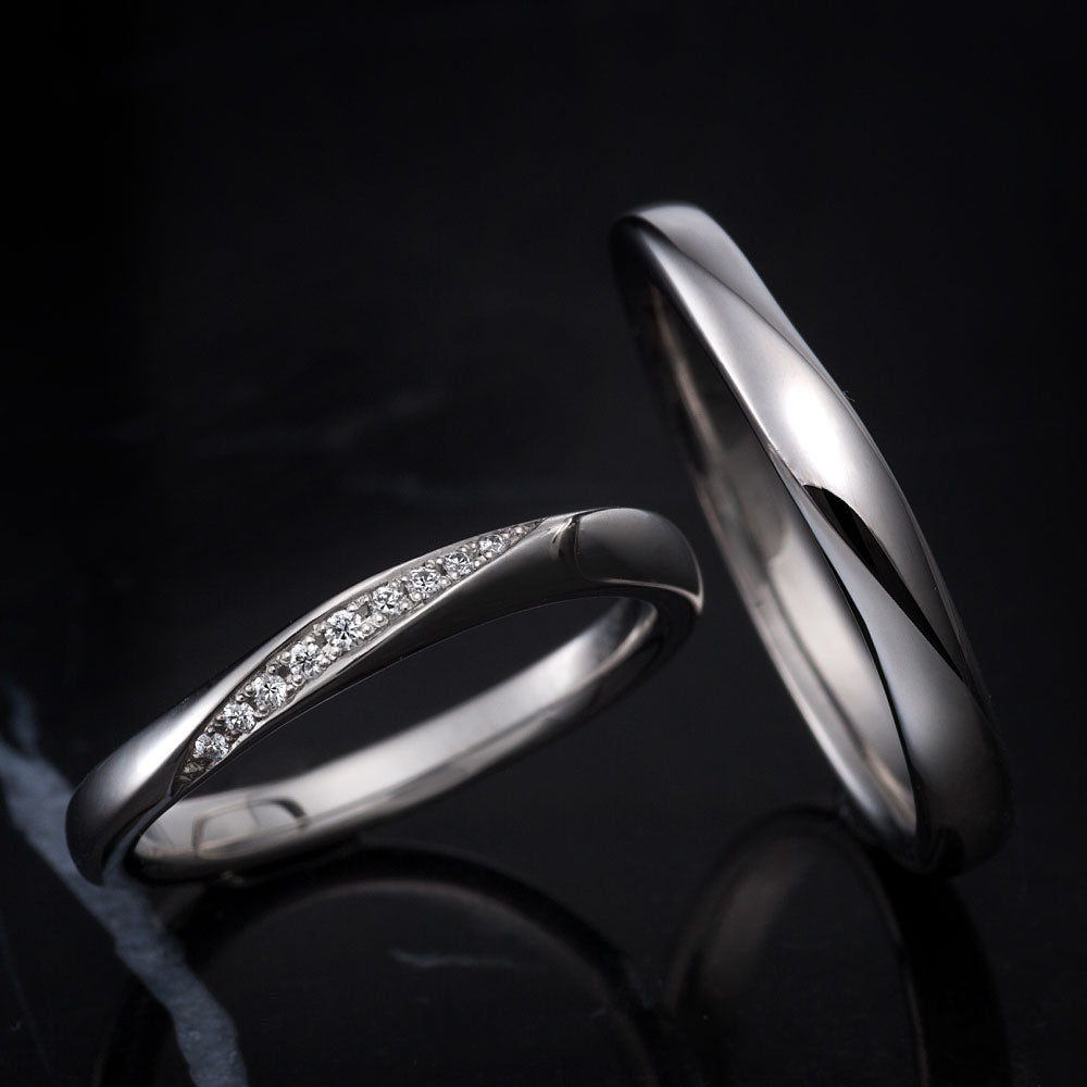 "antique and luxury wedding ring （wedding band,marriage ring）from the Aglobe japan's ECTURO collection.
Platinum900 wedding ring （wedding band,marriage ring） with unique and European texture."