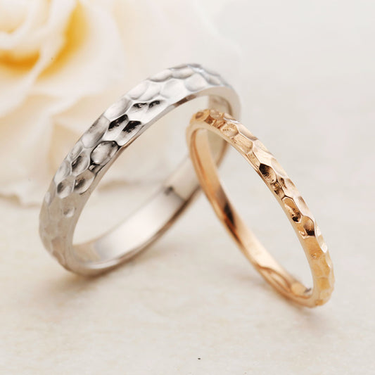 "antique wedding t ring from the Aglobe japan Amour Amulet collection.
K18 pink gold（rose gold）and Platinum900 wedding ring （wedding band,marriage ring） with antique and European texture."
