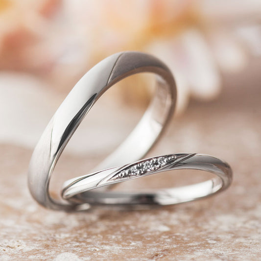 "antique,European,luxury and Simple wedding ring （wedding band,marriage ring）from the Aglobe japan's PRIMA PORTA collection.
Platinum900 wedding ring （wedding band,marriage ring） with antique and European texture.
"