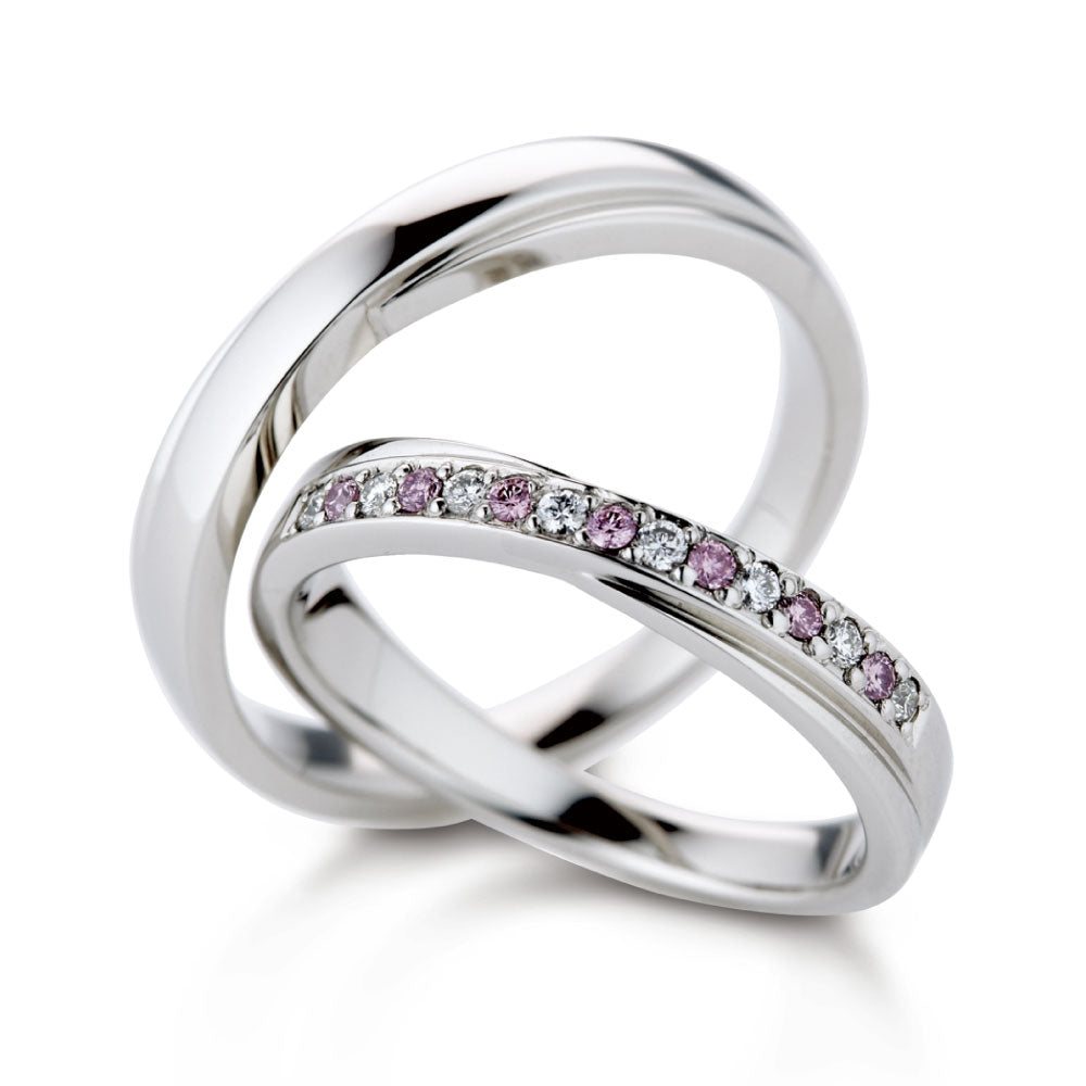 "cute,simple and standard wedding ring （wedding band,marriage ring）from the Aglobe japan's milk and strawberry collection.
Platinum900 wedding ring （wedding band,marriage ring） with luxury texture.
Natural and rare pink diamond set in wedding ring."
