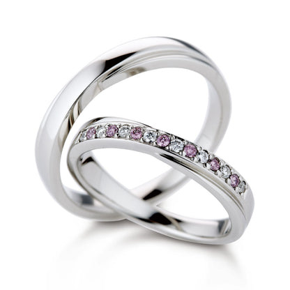 "cute,simple and standard wedding ring （wedding band,marriage ring）from the Aglobe japan's milk and strawberry collection.
Platinum900 wedding ring （wedding band,marriage ring） with luxury texture.
Natural and rare pink diamond set in wedding ring."