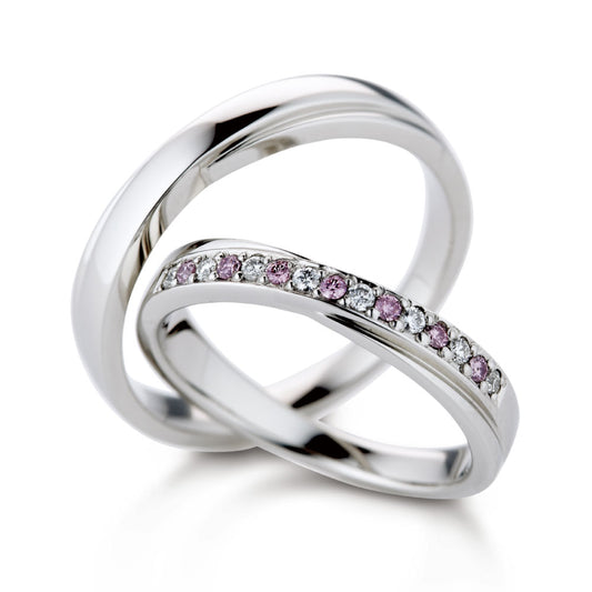 "cute,simple and standard wedding ring （wedding band,marriage ring）from the Aglobe japan's milk and strawberry collection.
Platinum900 wedding ring （wedding band,marriage ring） with luxury texture.
Natural and rare pink diamond set in wedding ring."