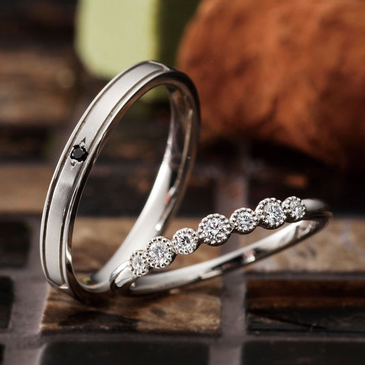"simple and standard wedding ring （wedding band,marriage ring）from the Aglobe japan's paveochocolat collection.
Platinum900 wedding ring （wedding band,marriage ring） with luxury and European texture.
Rings with milling
Men’s wedding band with black diamond in platinum setting
"