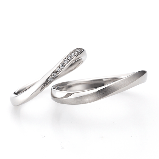 "antique and luxury wedding ring （wedding band,marriage ring）from the Aglobe japan's ECTURO collection.
Platinum900 wedding ring （wedding band,marriage ring） with unique and European texture."