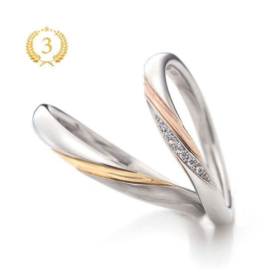 "standard wedding ring （wedding band,marriage ring）from the Aglobe japan's Stel Giurare collection.
Combination marriage ring（wedding ring,wedding band） in platinum and K18 pink gold （K18 Yellow Gold）.
Combination wedding ring （wedding band,marriage ring） with luxury and European texture.
Rings with surface treatment."