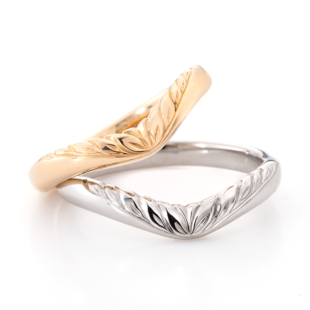 "casual and Hawaiian wedding ring （wedding band,marriage ring）from the Aglobe japan's mauoli collection.
K18 Yellow Gold and K18 White Gold wedding ring （wedding band,marriage ring） with unique texture.
Hawaiian gold wedding band with MOE engraving and vintage finish.

"