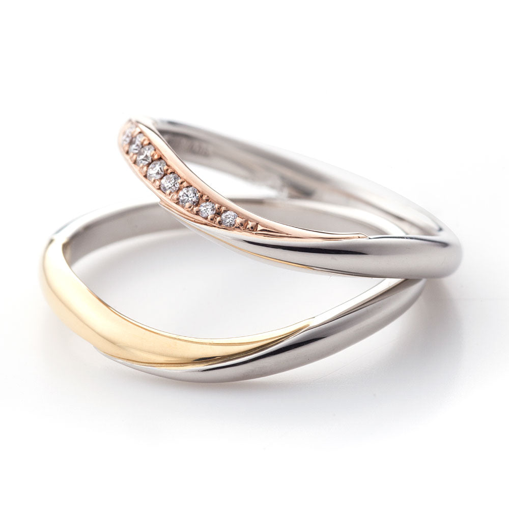 "cute,unique and European wedding ring （wedding band,marriage ring）from the Aglobe japan's lettet mitte collection.
Combination marriage ring（wedding ring,wedding band） in platinum and K18 pink gold.
Combination wedding ring （wedding band,marriage ring） with simple and standard texture.
"