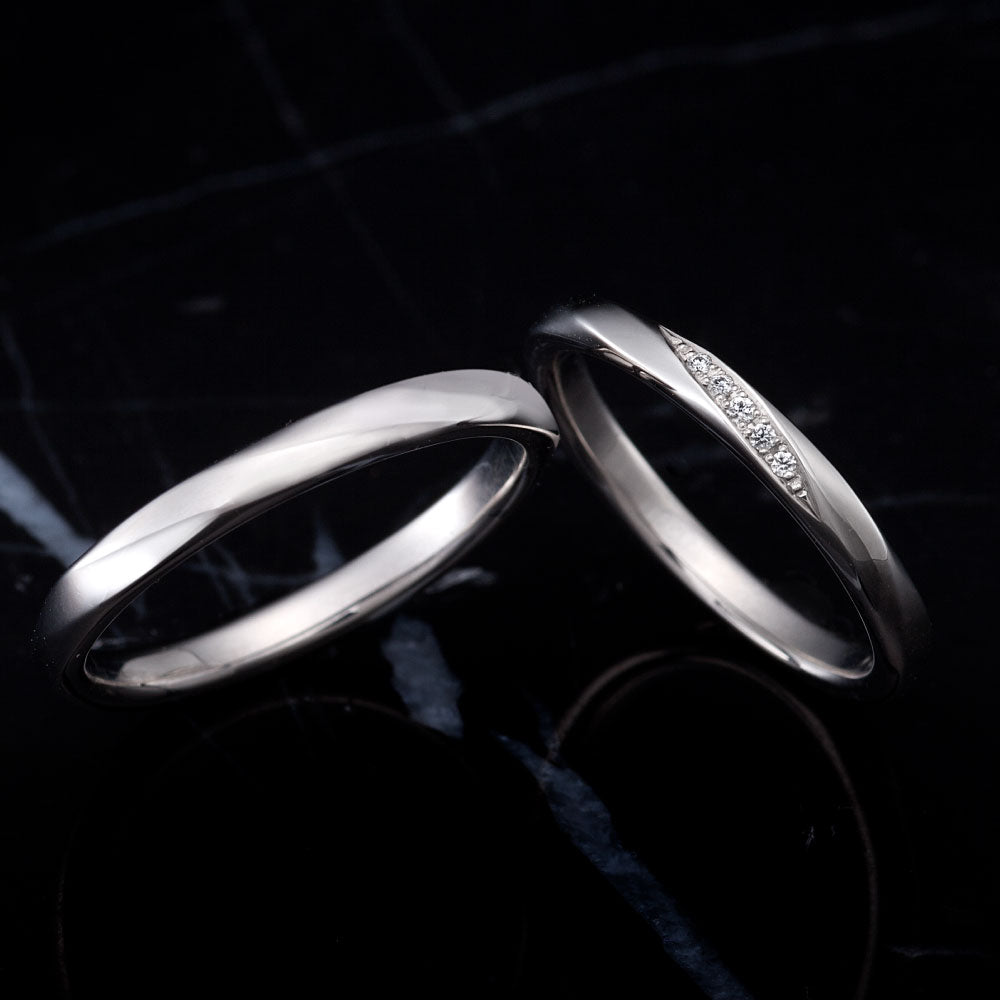 "antique and luxury wedding ring （wedding band,marriage ring）from the Aglobe japan's ECTURO collection.
Platinum900 wedding ring （wedding band,marriage ring） with unique and European texture."