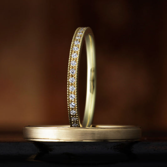 "antique and European wedding ring （wedding band,marriage ring）from the Aglobe japan's cherluv collection.
K18 Yellow Gold and K18 Pink Gold（rose gold） wedding ring （wedding band,marriage ring） with luxury texture.
Straight type Milled rings.
Rings with surface treatment."