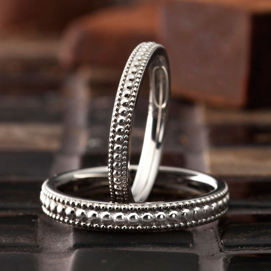 "simple and standard wedding ring （wedding band,marriage ring）from the Aglobe japan's paveochocolat collection.
Platinum900 wedding ring （wedding band,marriage ring） with luxury and European texture.
Rings with milling.
"