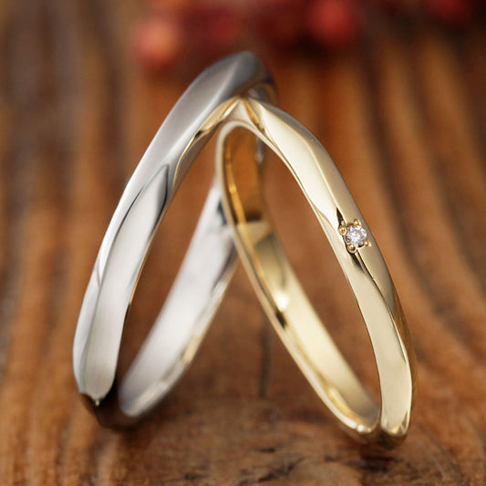 "casual wedding ring （wedding band,marriage ring）from the Aglobe japan's baum collection.
Platinum900 and K18 Yellow Gold wedding ring （wedding band,marriage ring） with simple.natural and unique texture.
Rings with hammered finish."