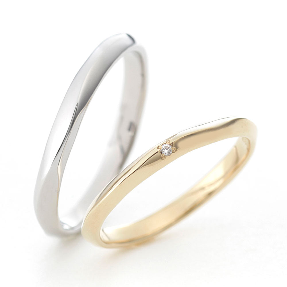 "casual wedding ring （wedding band,marriage ring）from the Aglobe japan's baum collection.
Platinum900 and K18 Yellow Gold wedding ring （wedding band,marriage ring） with simple.natural and unique texture.
Rings with hammered finish."