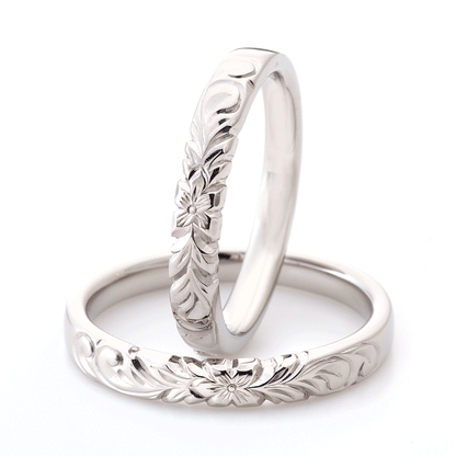 "casual and Hawaiian wedding ring （wedding band,marriage ring）from the Aglobe japan's mauoli collection.
K18 White Gold wedding ring （wedding band,marriage ring） with unique texture.
Hawaiian gold wedding band with LEI engraving and vintage finish."