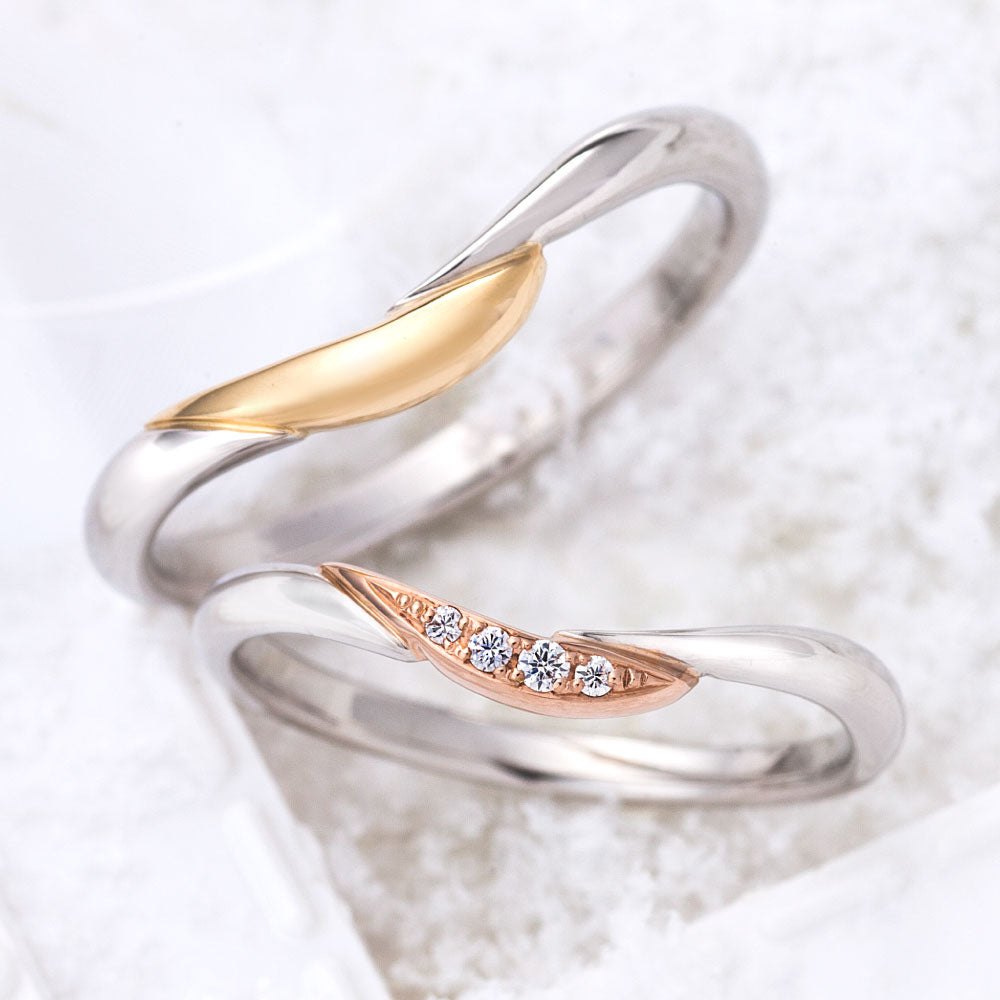 "cute,unique and European wedding ring （wedding band,marriage ring）from the Aglobe japan's lettet mitte collection.
Combination marriage ring（wedding ring,wedding band） in platinum and K18 pink gold.
Combination wedding ring （wedding band,marriage ring） with simple and standard texture.
"
