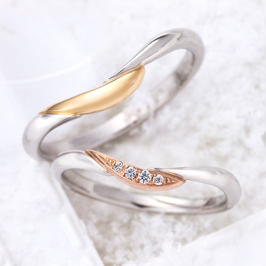 "cute,unique and European wedding ring （wedding band,marriage ring）from the Aglobe japan's lettet mitte collection.
Combination marriage ring（wedding ring,wedding band） in platinum and K18 pink gold.
Combination wedding ring （wedding band,marriage ring） with simple and standard texture.
"