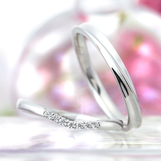 "cute wedding ring （wedding band,marriage ring）from the Aglobe japan's Aimeroir collection.
Platinum900 wedding ring （wedding band,marriage ring） with simple and standard texture."