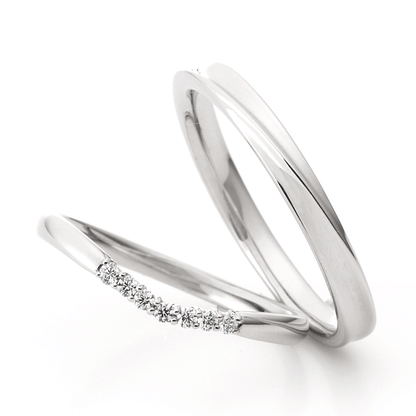 "cute wedding ring （wedding band,marriage ring）from the Aglobe japan's Aimeroir collection.
Platinum900 wedding ring （wedding band,marriage ring） with simple and standard texture."