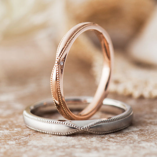 "antique,European,luxury and Simple wedding ring （wedding band,marriage ring）from the Aglobe japan's PRIMA PORTA collection.
Platinum900  andK18 Pink Gold ( rose gold ) wedding ring （wedding band,marriage ring） with antique and European texture.
Rings with milling"