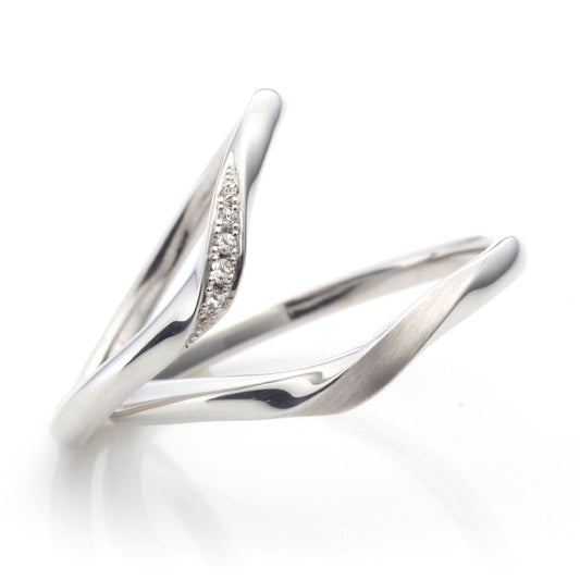 "Simple,standard and European wedding ring （wedding band,marriage ring）from the Aglobe japan's vivage collection.
Platinum900 wedding ring （wedding band,marriage ring） with Simple and European texture.
Rings with surface treatment.
"