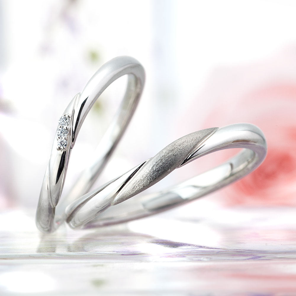 "cute wedding ring （wedding band,marriage ring）from the Aglobe japan's Aimeroir collection.
Platinum900 wedding ring （wedding band,marriage ring） with simple and standard texture.
Rings with surface treatment."