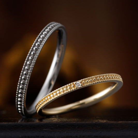 "antique and European wedding ring （wedding band,marriage ring）from the Aglobe japan's cherluv collection.
Platinum900 and K18 Pink Gold（rose gold） wedding ring （wedding band,marriage ring） with luxury texture.
Straight type Milled rings."
