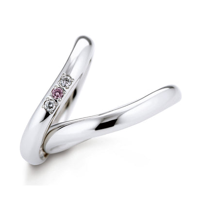 "cute,simple and standard wedding ring （wedding band,marriage ring）from the Aglobe japan's milk and strawberry collection.
Platinum900 wedding ring （wedding band,marriage ring） with luxury texture.
Natural and rare pink diamond set in wedding ring."