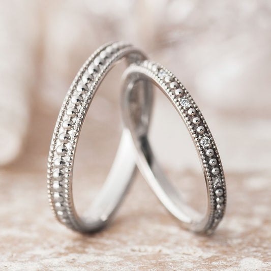 "antique,European,luxury and Simple wedding ring （wedding band,marriage ring）from the Aglobe japan's PRIMA PORTA collection.
Platinum900 wedding ring （wedding band,marriage ring） with antique and European texture.
Rings with milling"