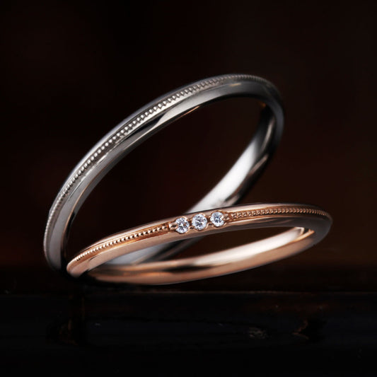 "antique and European wedding ring （wedding band,marriage ring）from the Aglobe japan's cherluv collection.
Platinum900 and K18 Pink Gold（rose gold） wedding ring （wedding band,marriage ring） with luxury texture.
Straight type Milled rings."