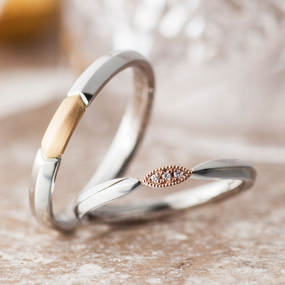 "antique,European,luxury and Simple wedding ring （wedding band,marriage ring）from the Aglobe japan's PRIMA PORTA collection.
Combination marriage ring（wedding ring,wedding band） in platinum and K18 Yellow Gold （K18 Pink Gold,rose gold）.
Platinum900  and K18 Yellow Gold （K18 Pink Gold,rose gold）wedding ring （wedding band,marriage ring） with antique and European texture.
"