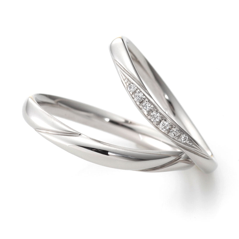 "Simple,standard and European wedding ring （wedding band,marriage ring）from the Aglobe japan's vivage collection.
Platinum900 wedding ring （wedding band,marriage ring） with Simple and European texture.
Rings with surface treatment.
"