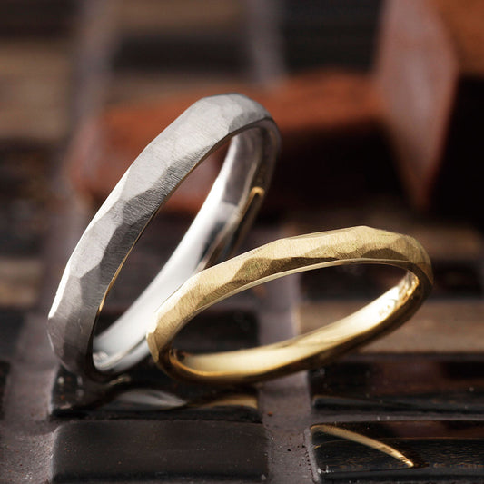 "simple and standard wedding ring （wedding band,marriage ring）from the Aglobe japan's paveochocolat collection.
Platinum900 and  K18 Yellow Gold wedding ring （wedding band,marriage ring） with luxury and European texture.
"
