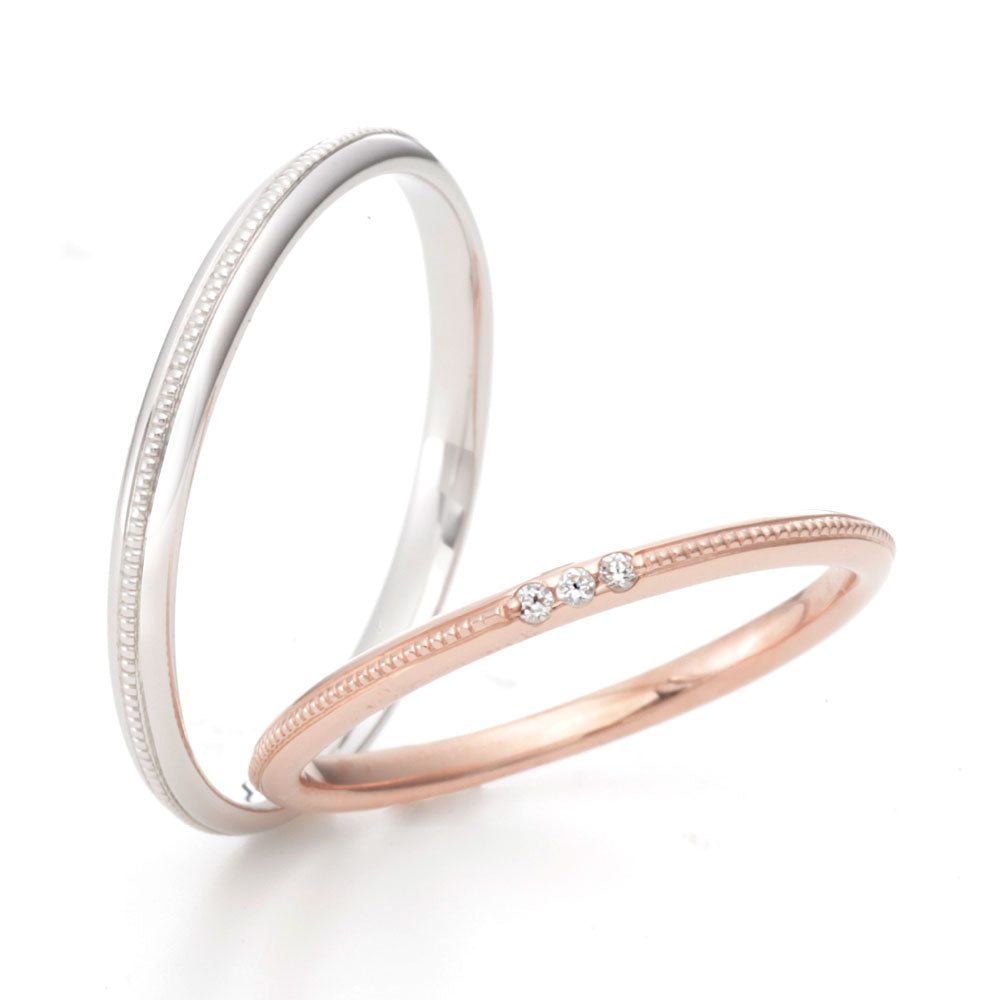 "antique and European wedding ring （wedding band,marriage ring）from the Aglobe japan's cherluv collection.
Platinum900 and K18 Pink Gold（rose gold） wedding ring （wedding band,marriage ring） with luxury texture.
Straight type Milled rings."