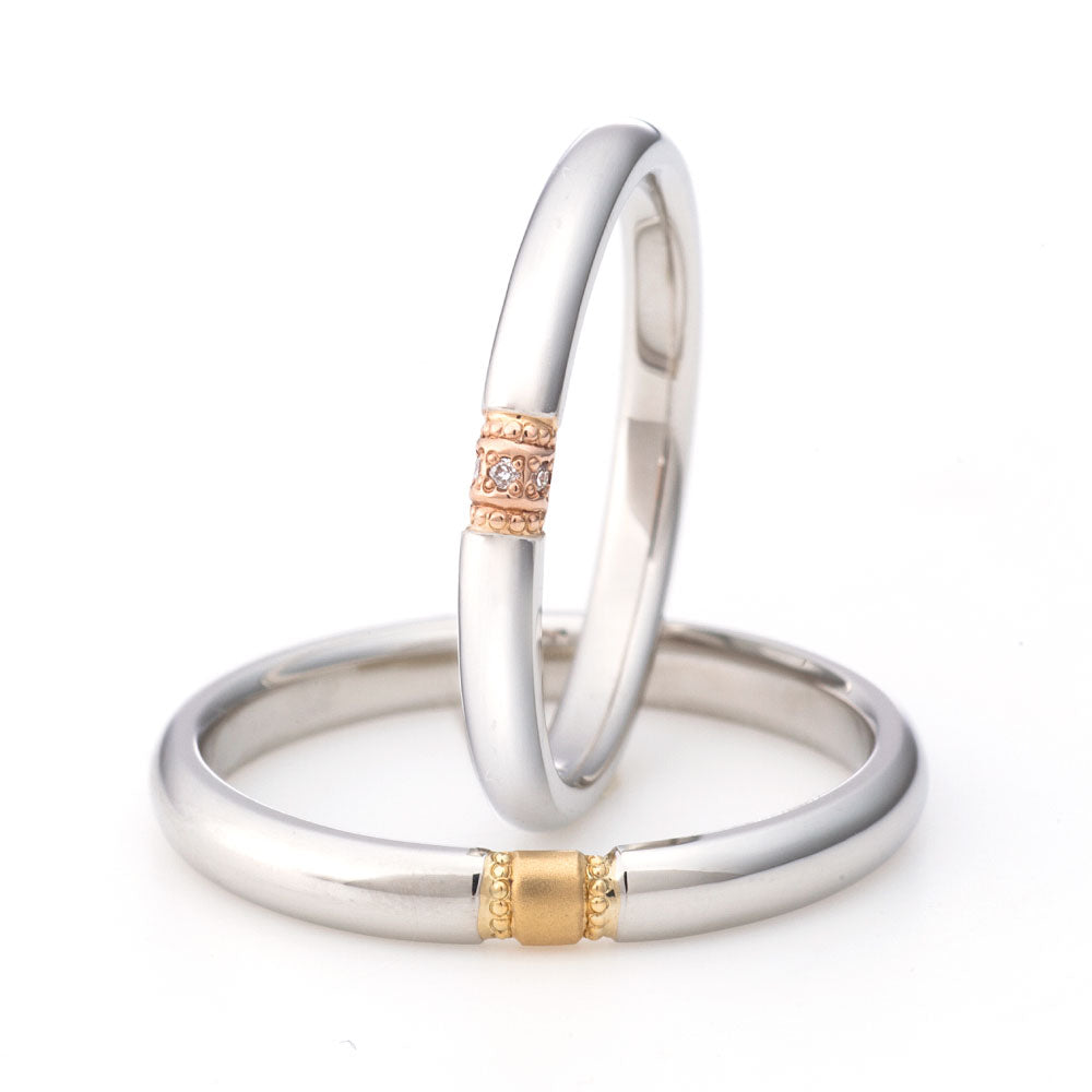 "antique,European,luxury and Simple wedding ring （wedding band,marriage ring）from the Aglobe japan's PRIMA PORTA collection.
Combination marriage ring（wedding ring,wedding band） in platinum and K18 Yellow Gold （K18 Pink Gold,rose gold）.
Platinum900  and K18 Yellow Gold （K18 Pink Gold,rose gold）wedding ring （wedding band,marriage ring） with antique and European texture.
"