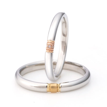 "antique,European,luxury and Simple wedding ring （wedding band,marriage ring）from the Aglobe japan's PRIMA PORTA collection.
Combination marriage ring（wedding ring,wedding band） in platinum and K18 Yellow Gold （K18 Pink Gold,rose gold）.
Platinum900  and K18 Yellow Gold （K18 Pink Gold,rose gold）wedding ring （wedding band,marriage ring） with antique and European texture.
"