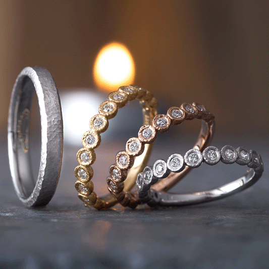 "casual wedding ring （wedding band,marriage ring）from the Aglobe japan's neuspur collection.
K18 White Gold , K18 pink gold（rose gold）and K18 Yellow Gold wedding ring （wedding band,marriage ring） with unique and Simple texture.
Shape processing is applied to the ring surface."