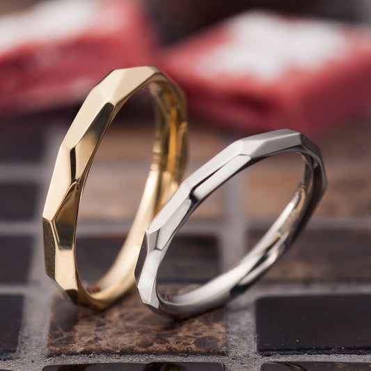 "simple and standard wedding ring （wedding band,marriage ring）from the Aglobe japan's paveochocolat collection.
Platinum900 and  K18 Yellow Gold wedding ring （wedding band,marriage ring） with luxury and European texture.
"