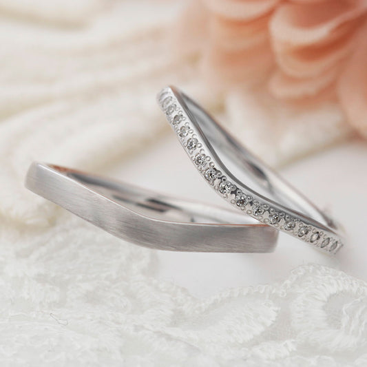 "Simple,standard and European wedding ring （wedding band,marriage ring）from the Aglobe japan's vivage collection.
Platinum900 wedding ring （wedding band,marriage ring） with Simple and European texture.
Straight type diamond eternity ring
Rings with surface treatment.
"
