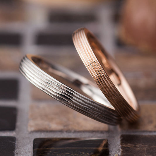 "simple and standard wedding ring （wedding band,marriage ring）from the Aglobe japan's paveochocolat collection.
Platinum900 and  K18 Pink Gold（rose gold） wedding ring （wedding band,marriage ring） with luxury and European texture.
"