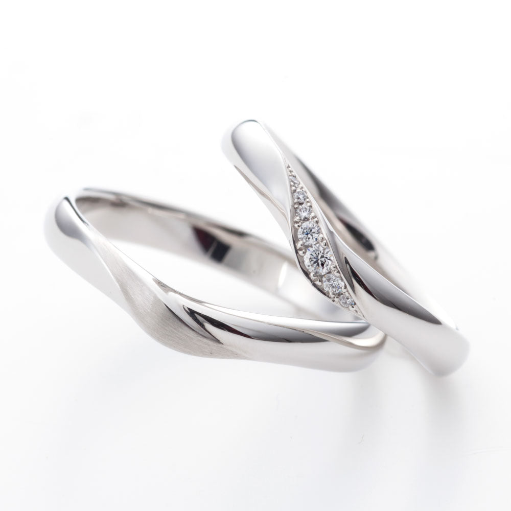 "Japanesestyle wedding ring （wedding band,marriage ring）from the Aglobe japan's ironoha collection.
Platinum900 wedding ring （wedding band,marriage ring） with simple and standard texture.
Rings with surface treatment."