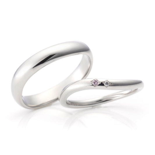 "cute,simple and standard wedding ring （wedding band,marriage ring）from the Aglobe japan's milk and strawberry collection.
Platinum900 wedding ring （wedding band,marriage ring） with luxury texture.
Natural and rare pink diamond set in wedding ring."