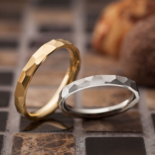 "simple and standard wedding ring （wedding band,marriage ring）from the Aglobe japan's paveochocolat collection.
Platinum900 and  K18 Yellow Gold wedding ring （wedding band,marriage ring） with luxury and European texture.
"