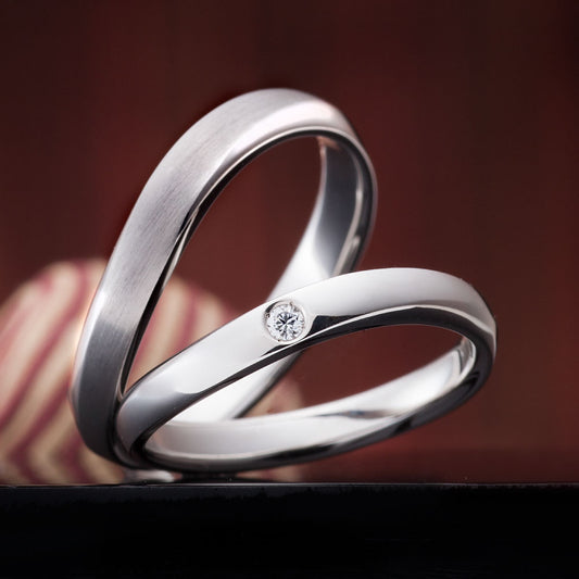 "Japanesestyle wedding ring （wedding band,marriage ring）from the Aglobe japan's ironoha collection.
Platinum900 wedding ring （wedding band,marriage ring） with simple and standard texture.
Rings with surface treatment."