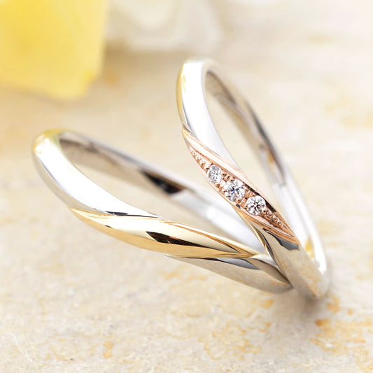 "antique wedding t ring from the Aglobe japan Amour Amulet collection.
Combination marriage ring（wedding ring,wedding band） in platinum and K18 pink gold（K18 Yellow Gold）."