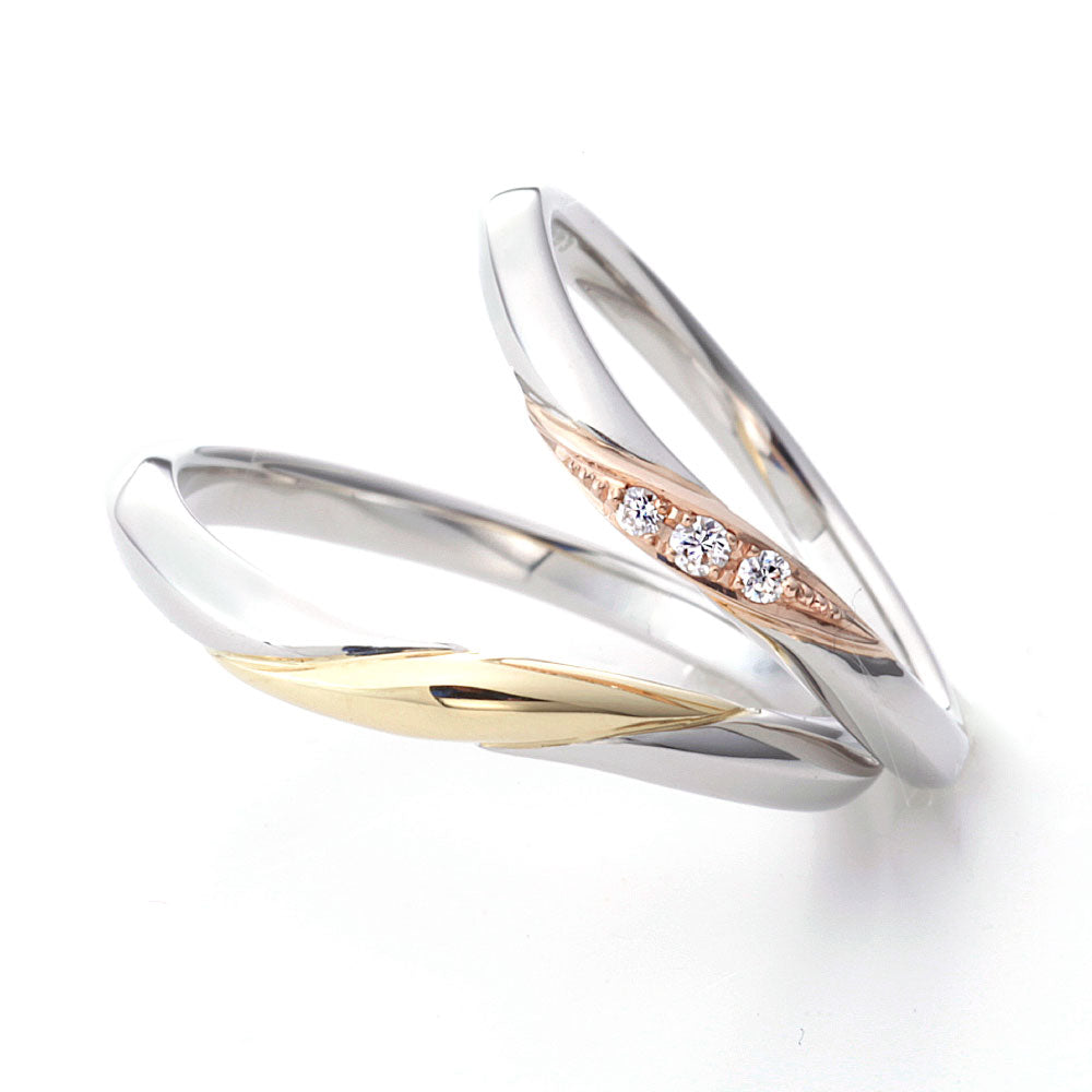 "antique wedding t ring from the Aglobe japan Amour Amulet collection.
Combination marriage ring（wedding ring,wedding band） in platinum and K18 pink gold（K18 Yellow Gold）."