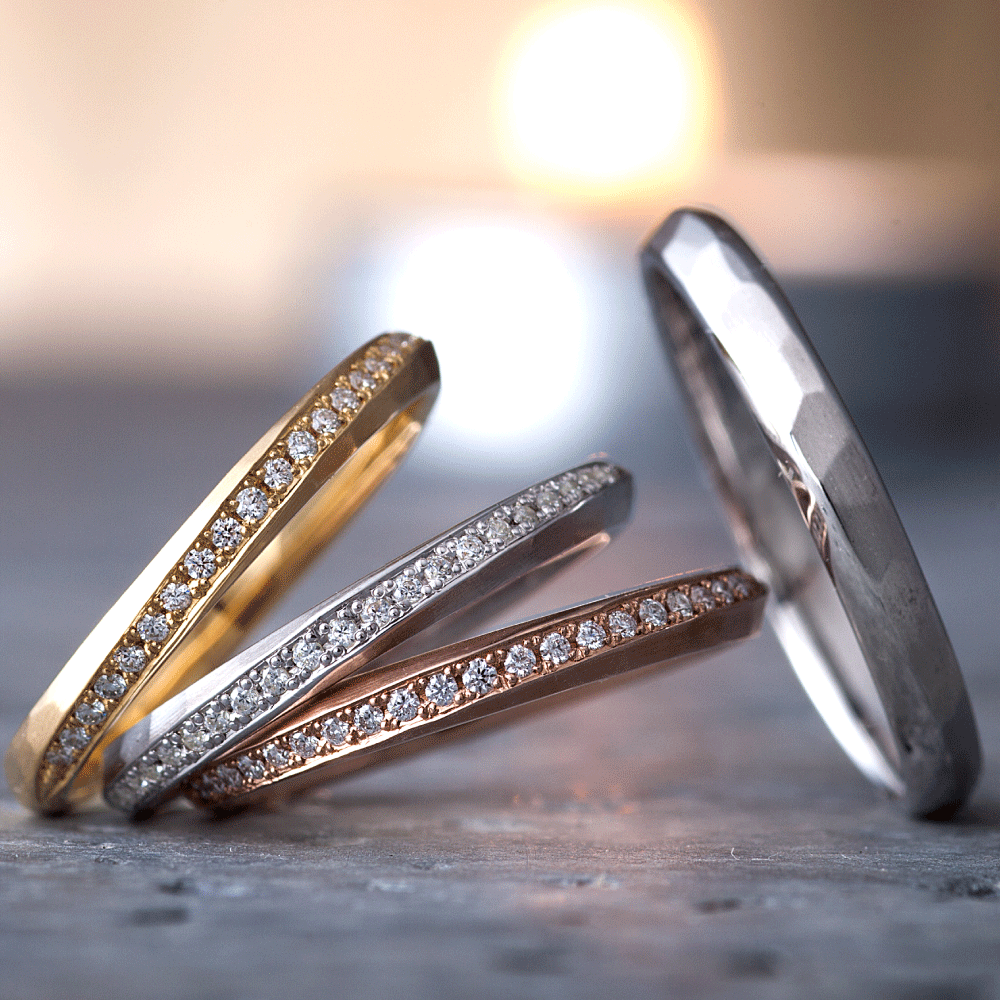 "casual wedding ring （wedding band,marriage ring）from the Aglobe japan's neuspur collection.
K18 White Gold , K18 pink gold（rose gold）and K18 Yellow Gold wedding ring （wedding band,marriage ring） with unique and Simple texture.
Shape processing is applied to the ring surface."